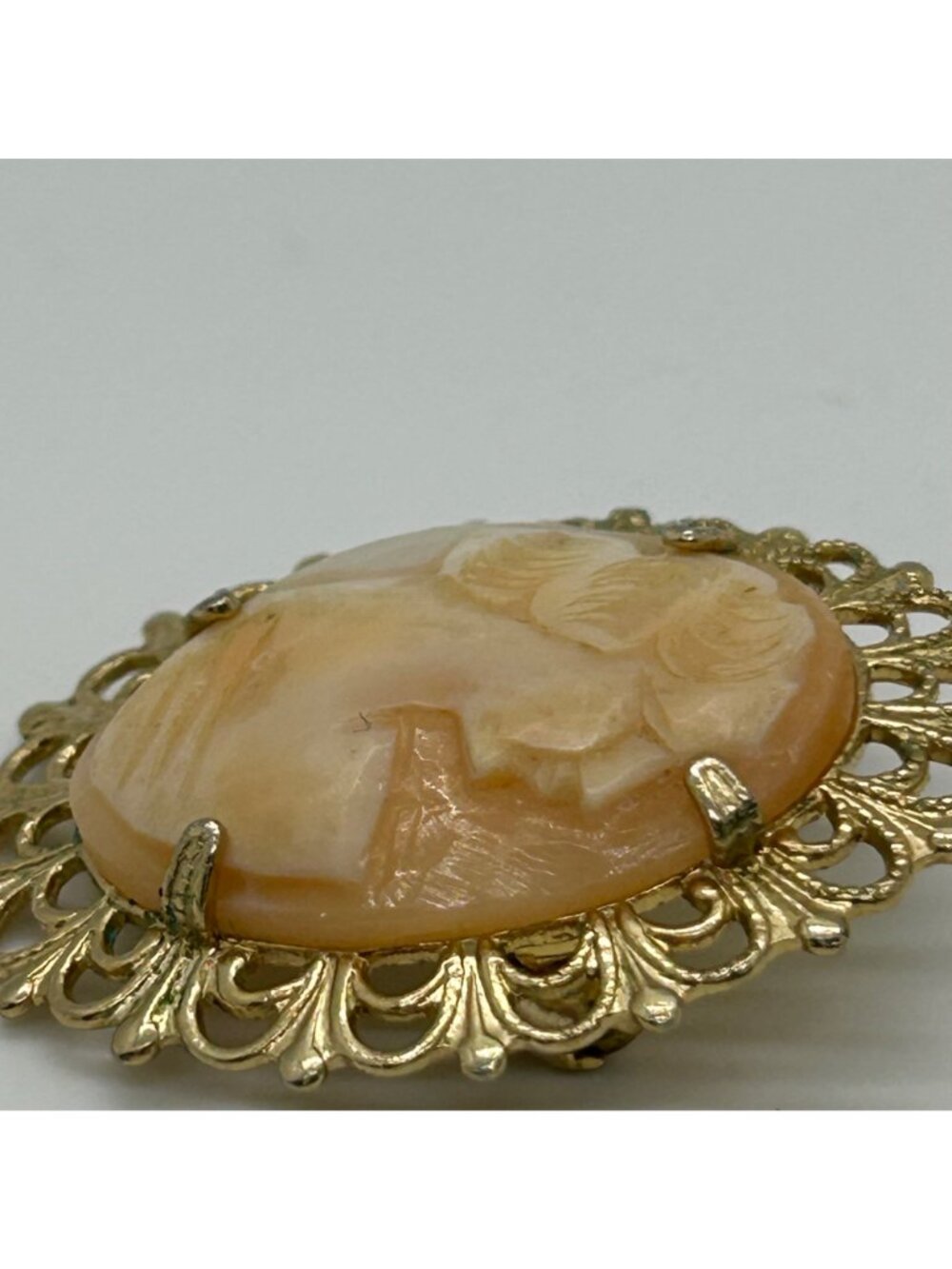 Coro Carved Shell Cameo Brooch Gold-Tone Oval 1950s Bridal Vintage - Picture 6 of 16